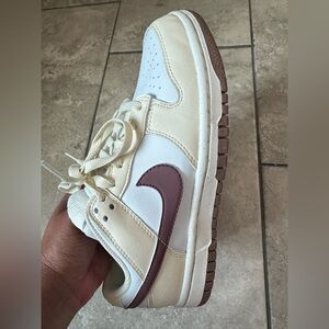 Nike dunks low women’s